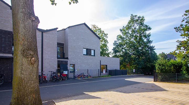 Kita Bärenhöhle: Gebäude Straßenansicht